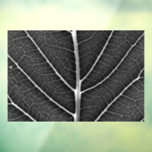 Zwart-wit gloeiend blad close-up raamsticker (Vel 3)