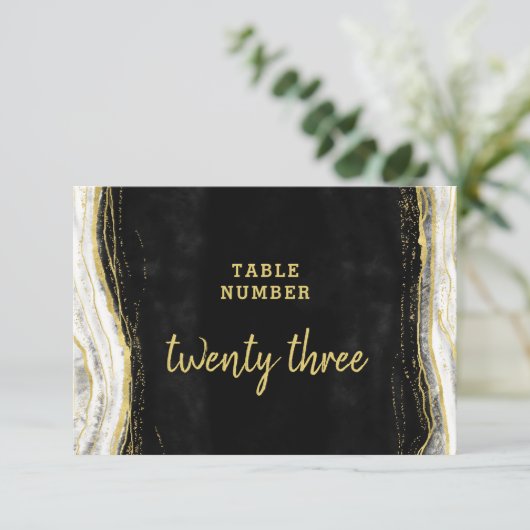 Zwart Wit & Goud Geode Trouwtafel Nummers Kaart (Staand voorkant)
