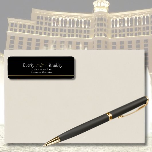 Zwart Wit Gouden Rand Elegante Script Typografie Etiket