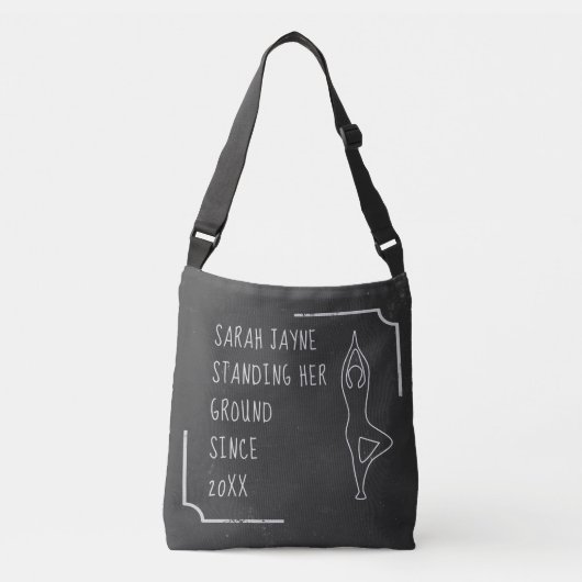 Zwart-wit Grappige Yoga Pose Outline krijtbord Crossbody Tas (Voorkant)