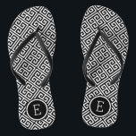 Zwart-wit Grieks sleutelmonogram Teenslippers<br><div class="desc">Aangepast gedrukte flip flop sandalen met een stijlvol,  modern Grieks sleutelpatroon en uw aangepast monogram of andere tekst in een cirkelvormige lijst. Klik aanpassen het om tekstdoopvonten en kleuren te veranderen of uw eigen afbeeldingen toe te voegen om unieke één van een soortontwerp te creëer!</div>