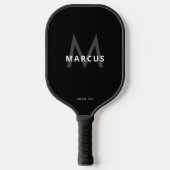 Zwart-wit grijs eenvoudig modern monogram pickleball paddle (Voorkant)