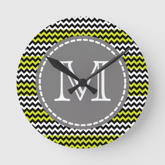 Zwart wit groen Chevron Zigzag Monogram Ronde Klok (Voorkant)