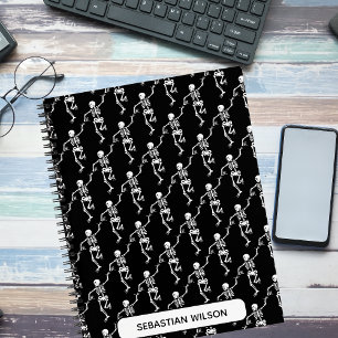 Zwart-wit Halloween Dancing Skeletons Monogram Notitieboek