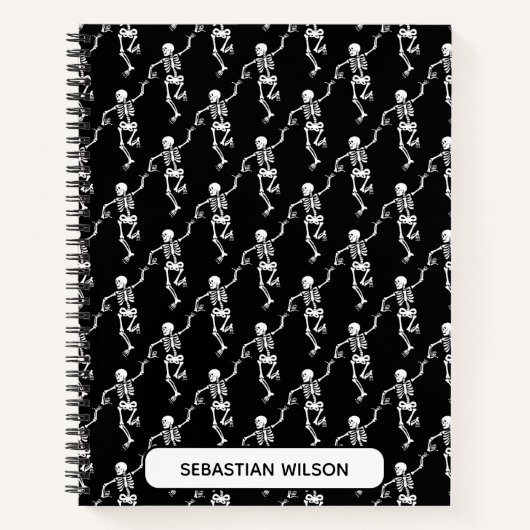 Zwart-wit Halloween Dancing Skeletons Monogram Notitieboek (Voorkant)