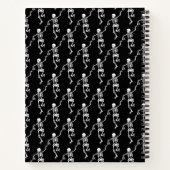 Zwart-wit Halloween Dancing Skeletons Monogram Notitieboek (Achterkant)