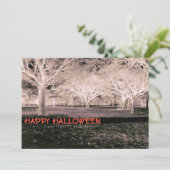 Zwart-wit Halloween-feest enge Bossen Kaart (Staand voorkant)