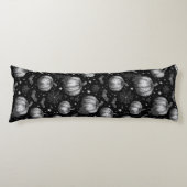 Zwart-wit Halloween Pompoen, Vleermuis, Spiderweb Lichaamskussen (Voorkant)