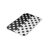 Zwart Wit Halve Kleur Split Inverse Polka Dots Badmat (Gekanteld)