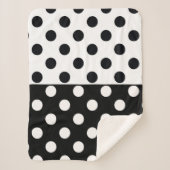 Zwart Wit Halve Kleur Split Inverse Polka Dots Sherpa Deken (Voorkant)