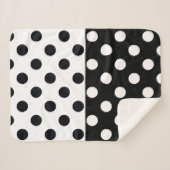 Zwart Wit Halve Kleur Split Inverse Polka Dots Sherpa Deken (Voorkant (horizontaal))