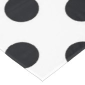 Zwart Wit Halve Kleur Split Inverse Polka Dots Tafelkleed (Gekanteld)