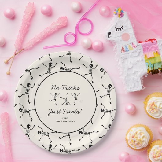 Zwart-wit Hand getrokken Skelet Halloween Papieren Bordje (Feest)