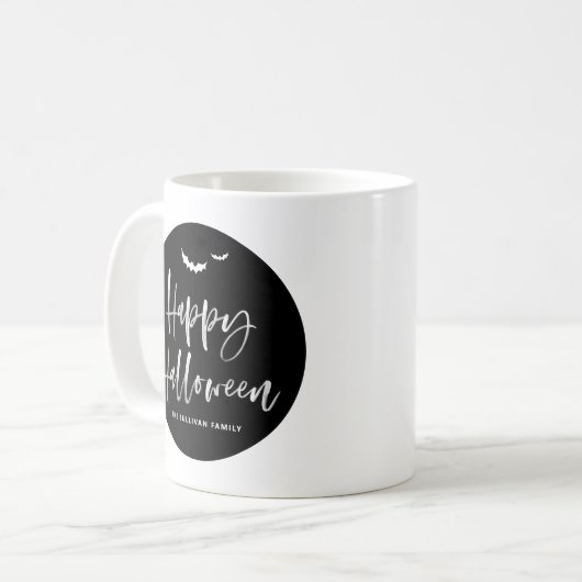 Zwart-wit Happy Halloween Brush Lettering Koffiemok (Voorkant links)