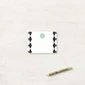 Zwart wit Harlequin Patroon, Mint Groen Monogram Post-it® Notes (Op bureau)