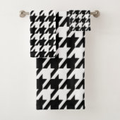 Zwart-wit houndstooth-patroon bad handdoek (Insitu)