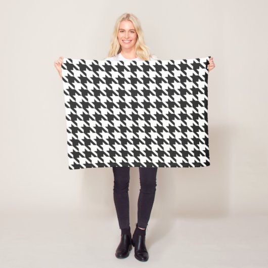 Zwart-wit houndstooth-patroonpatroon fleece deken (In situ)