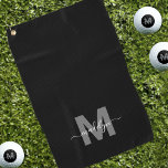 Zwart Wit Initiaal naam Monogram Golfhanddoek<br><div class="desc">Creëer uw eigen gepersonaliseerde aangepaste zwarte moderne scriptnaam Monogram golfhanddoek. Deze chique, vrouwelijke golfhanddoek heeft een stijlvol monogram-ontwerp met een plat wit initiaal op een strakke zwarte achtergrond en een klassieke zwarte scriptnaam voor een persoonlijke touch. Deze handdoek is aan één kant bedrukt en voegt een unieke en elegante flair...</div>