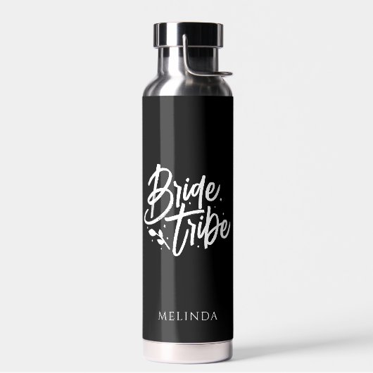 Zwart Wit Kalligrafie Bruid Tribe Bachelorette Waterfles (Links)