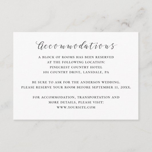 Zwart-wit kalligrafie bruiloft accommodaties informatiekaartje (Voorkant)