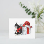 Zwart-wit kat met cadeaudoos briefkaart (Staand voorkant)