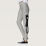 Zwart-wit katje ingeschakeld | Funny Tuxedo Cat Leggings<br><div class="desc">Black and White Cat Holding met Claws Grey Leggings. Fun voor de sportschool,  de yoga-klasse,  of thuis op de bank...  met je kat. Kijk naar Jenn's Doodle World voor nog meer ongebruikelijke leggings en leuke producten met deze gekke tuxedo kat. ©Jenn Inashvili</div>