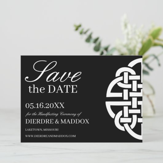 Zwart & Wit Keltische Knoop Eenvoudig Handvasten Save The Date (Staand voorkant)