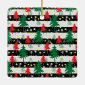 Zwart Wit Kerstmis Sneeuw Strepen Rood Groen Bomen Keramisch Ornament (Achterkant)