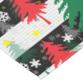 Zwart Wit Kerstmis Sneeuw Strepen Rood Groen Bomen Tafelkleed (Gekanteld)