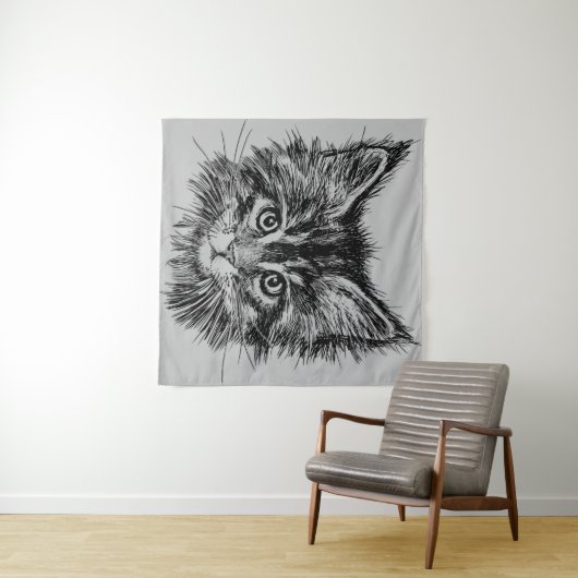 Zwart-wit kitten gezicht op grijs wandkleed (In Situ (horizontaal))