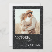 Zwart-wit klassieke elegante foto trouw- kaart (Achterkant)