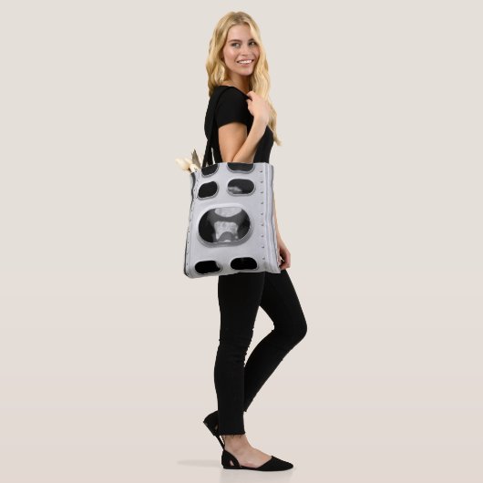 Zwart-wit Koe in een veewagen Medium Tote Bag (Op model)