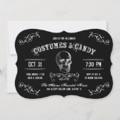 Zwart-wit kostuums en Snoep Halloween Party Kaart (Voorkant)