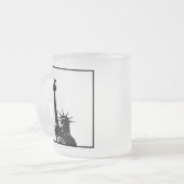 Zwart & Wit Lady Liberty Silhouet Matglas Koffiemok (Voorkant links)