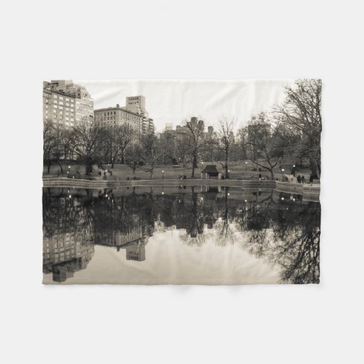 Zwart-wit landschap in Central Park Fleece Deken (Voorkant (Horizontaal))