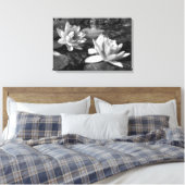 Zwart-wit Lotus Bloemen canvas print (Insitu (Slaapkamer))