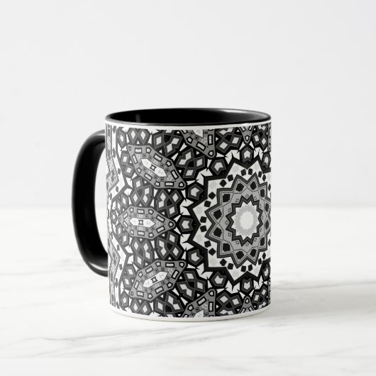 Zwart-wit-mandala, caleidoscoop, rond ornament mok (Voorkant links)