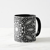 Zwart-wit-mandala, caleidoscoop, rond ornament mok (Voorkant rechts)