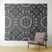 Zwart-wit mandala geometrisch ontwerp wandkleed (In Situ (horizontaal))