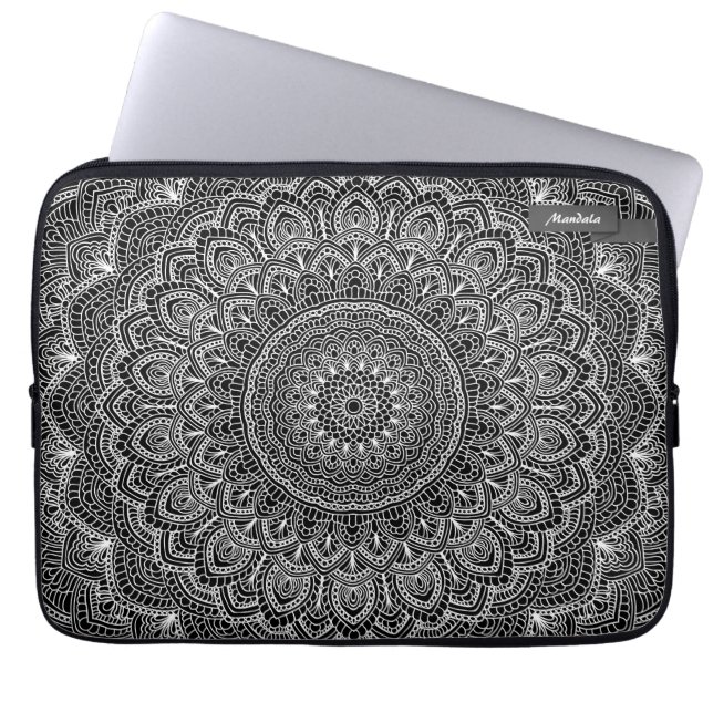 Zwart-wit Mandala Laptop Sleeve (Voorkant)