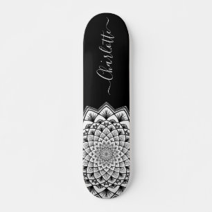 Zwart wit Mandala Pattern Monogram Skateboard