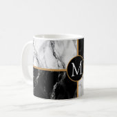 Zwart wit marmer gepersonaliseerd uw letter Mok (Voorkant links)