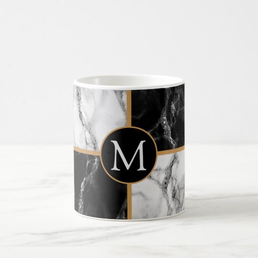 Zwart wit marmer gepersonaliseerd uw letter Mok (Center)