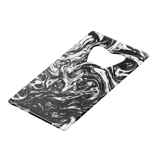 Zwart & Wit Marmeren Stijl Creditkaart Flessenopener (Voorkant Gekanteld)