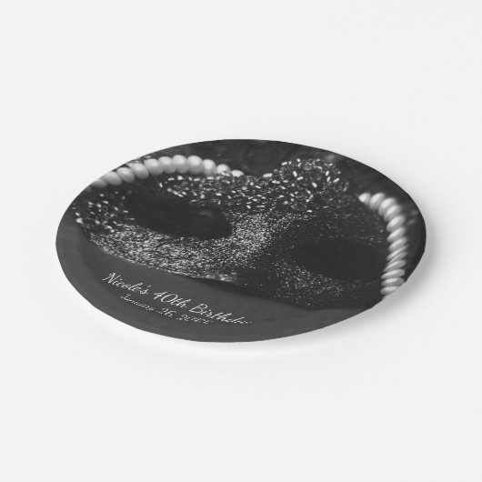 Zwart-wit Masquerade Masker & Parels Party Papieren Bordje (Gekanteld)