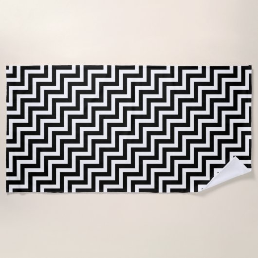 Zwart-wit Medium Diagonale Chevron Stripes Strandlaken (Voorkant)