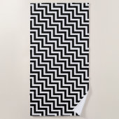 Zwart-wit Medium Diagonale Chevron Stripes Strandlaken (Voorkant)