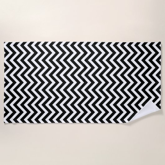 Zwart-wit Medium Size Chevron Stripes Strandlaken (Voorkant)