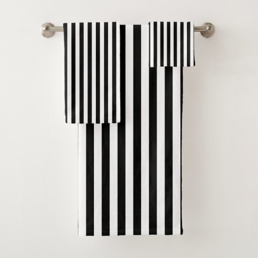 Zwart-wit Medium Size Verticale Stripes Bad Handdoek (Insitu)