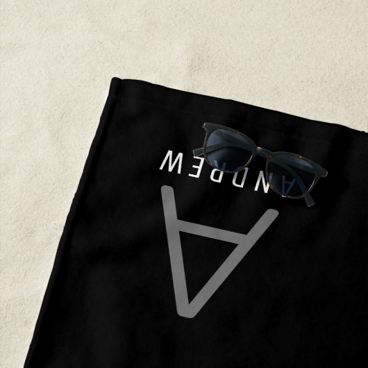 Zwart wit minimaal modern monogram Initiaal Strandlaken (In situ)